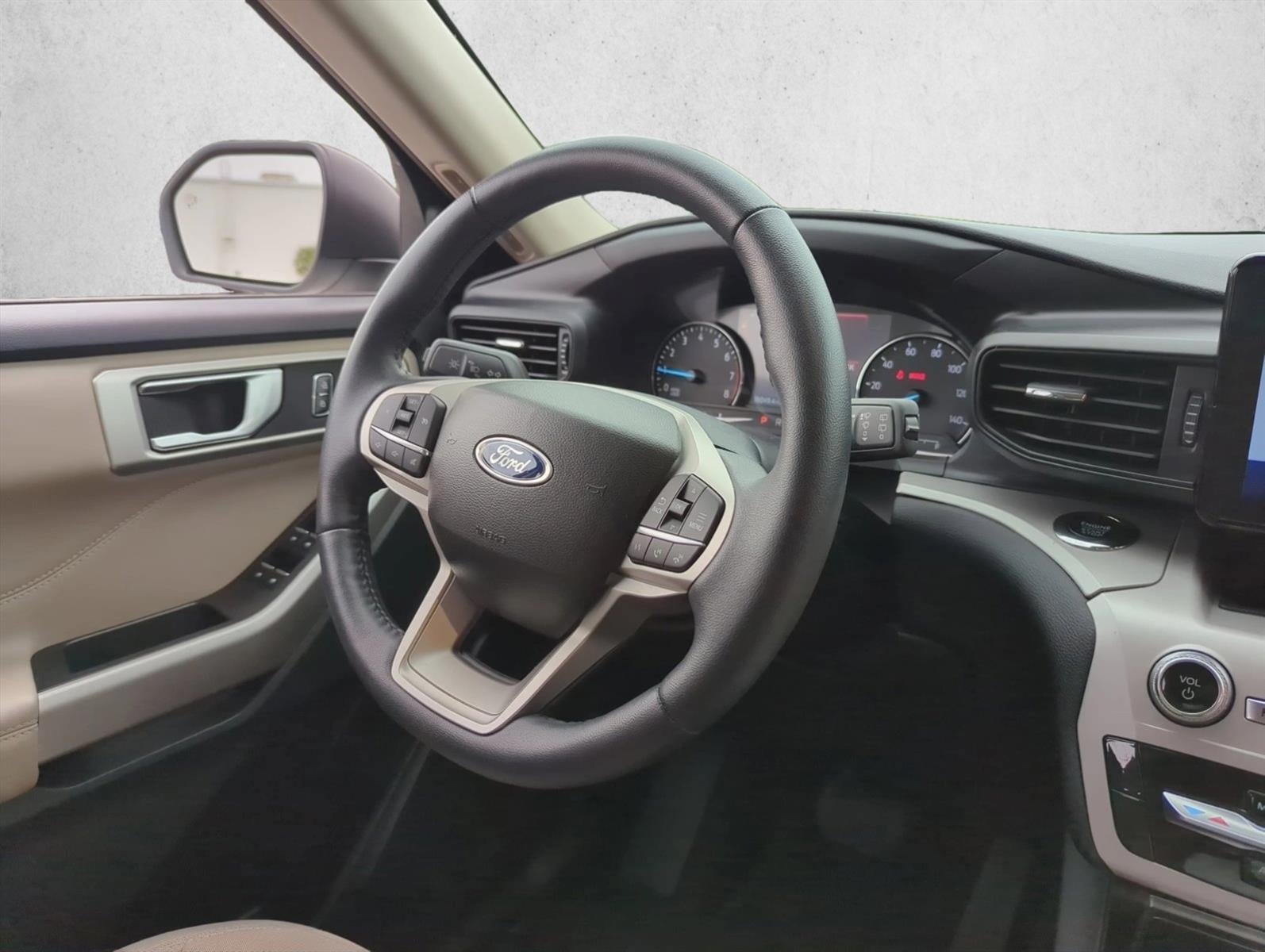 2023 Ford Explorer XLT 4WD