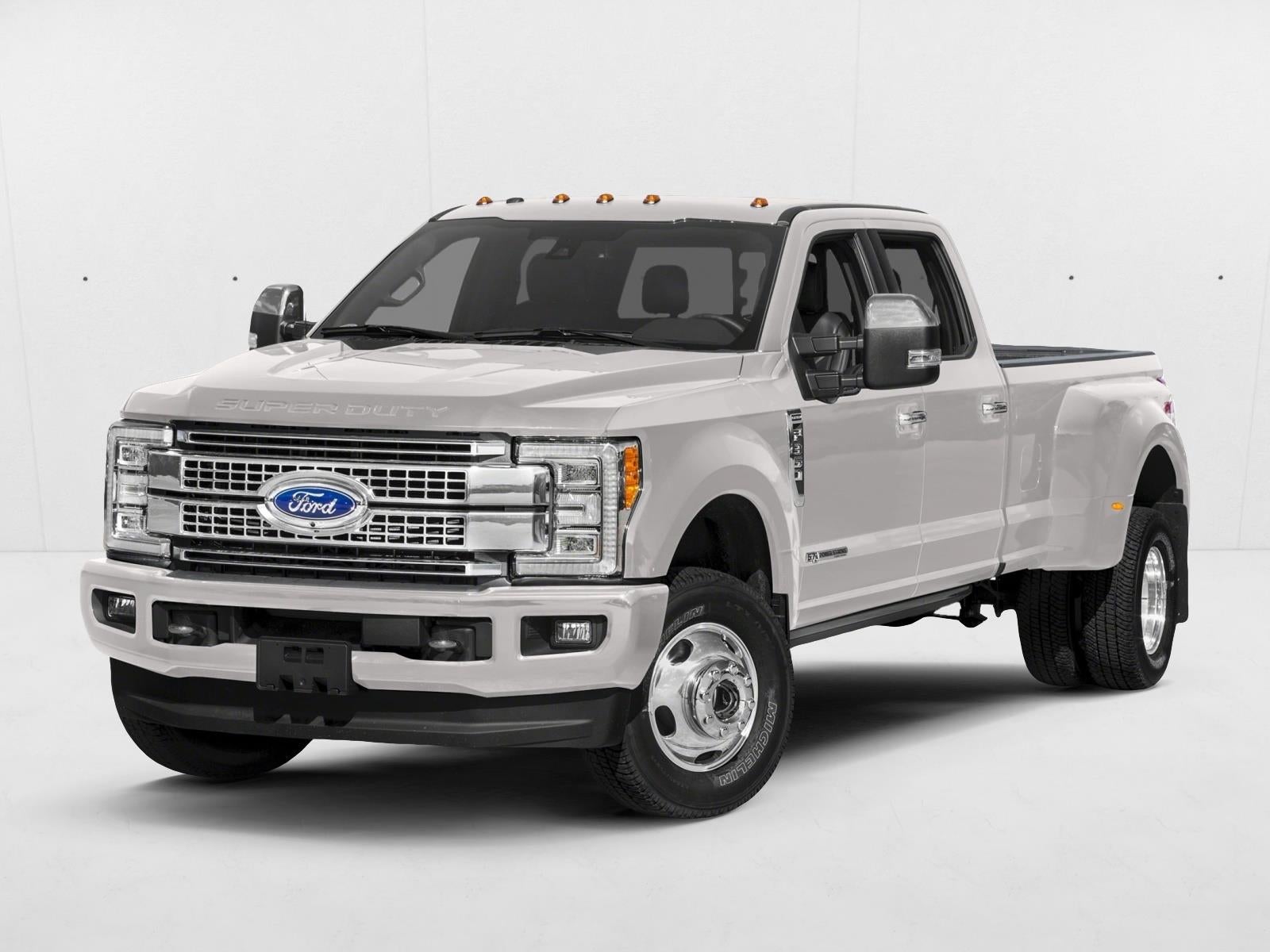 2018 Ford Super Duty F-350 DRW Platinum 4WD Crew Cab 8' Box