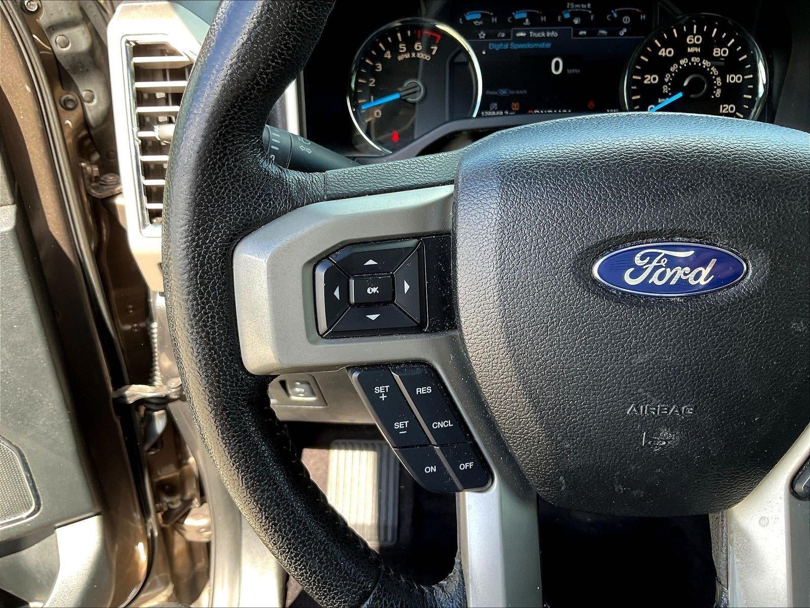 2015 Ford F-150 2WD SuperCrew 5-1/2 Ft Box Lariat