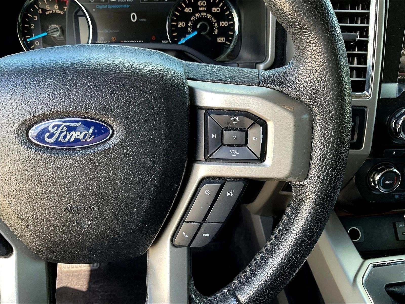 2015 Ford F-150 2WD SuperCrew 5-1/2 Ft Box Lariat