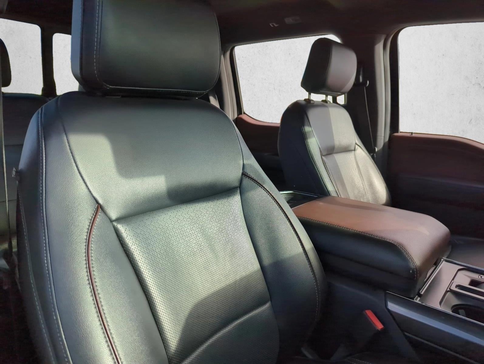 2022 Ford F-150 LARIAT 4WD SuperCrew 5.5' Box