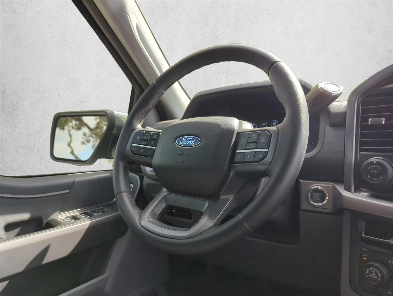 2025 Ford F-150 XLT 4WD SuperCrew 5.5' Box