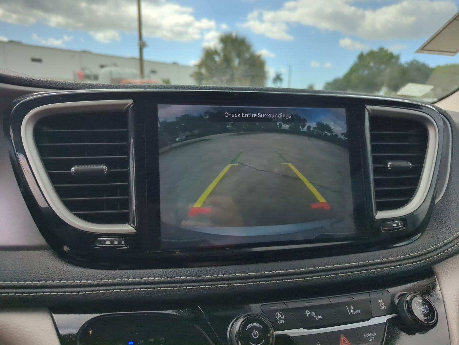 2023 Chrysler Pacifica Touring L FWD