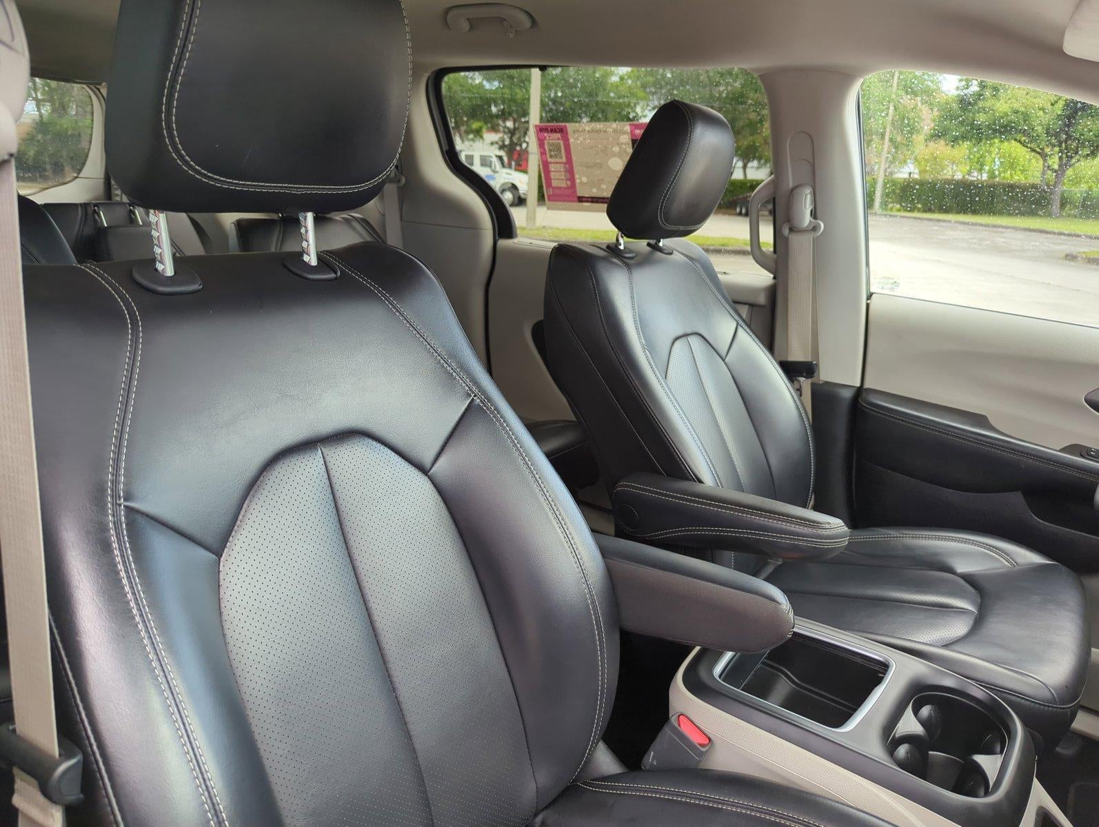 2023 Chrysler Pacifica Touring L FWD