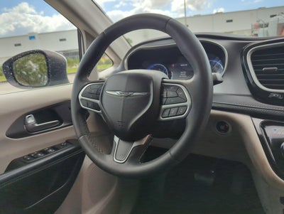 2023 Chrysler Pacifica Touring L FWD