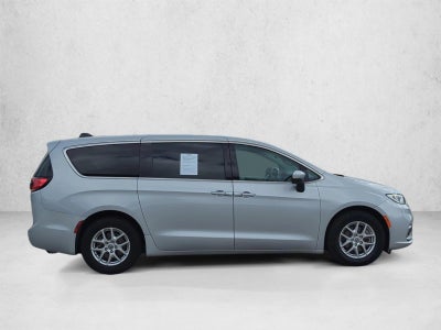 2023 Chrysler Pacifica Touring L FWD