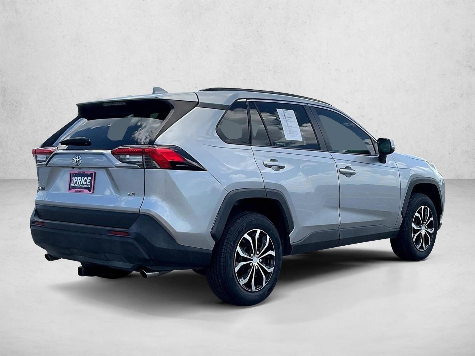 2020 Toyota RAV4 LE FWD (GS)