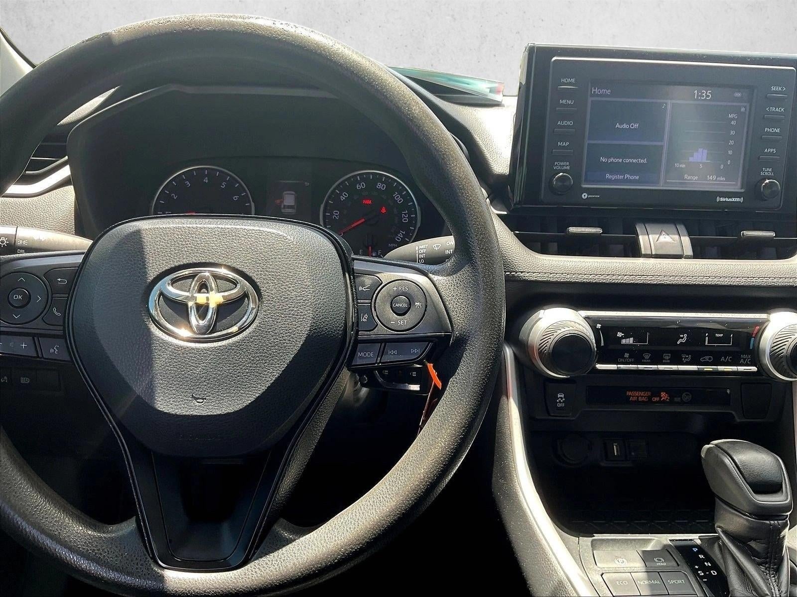 2020 Toyota RAV4 LE FWD (GS)