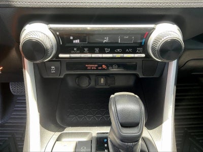 2020 Toyota RAV4 LE FWD (GS)