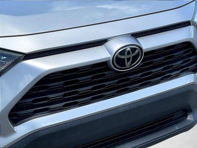 2020 Toyota RAV4 LE FWD (GS)