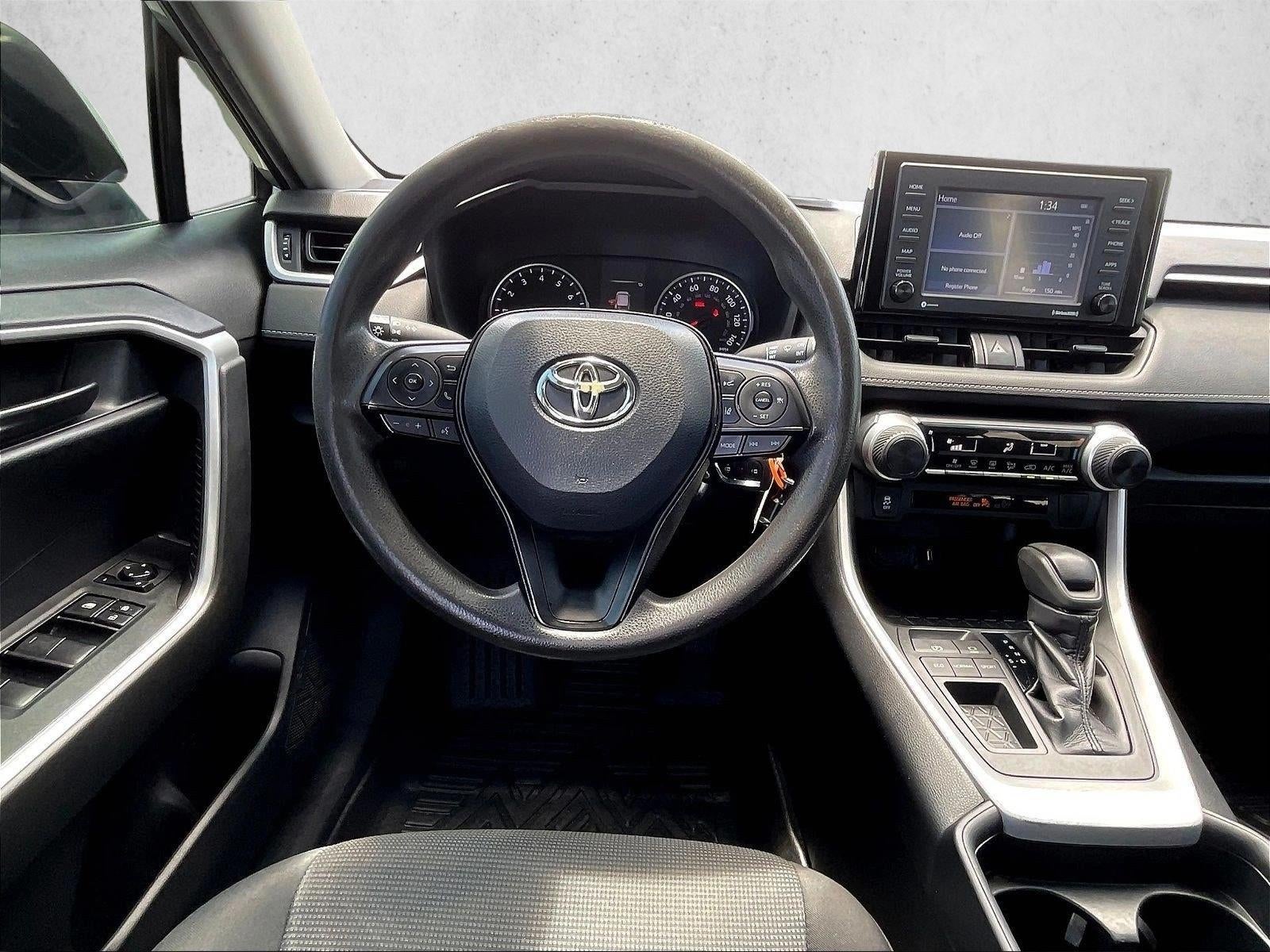 2020 Toyota RAV4 LE FWD (GS)