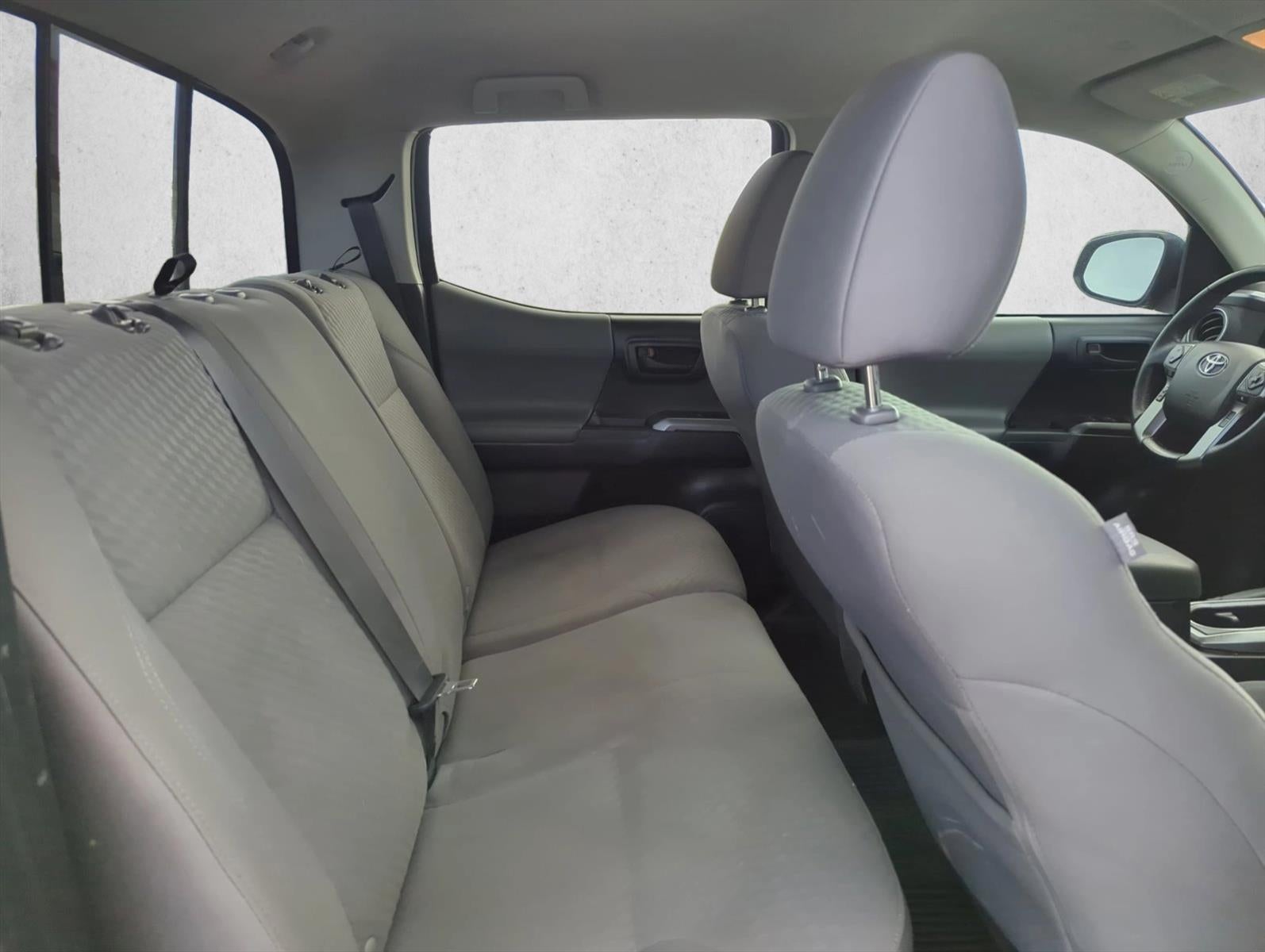 2022 Toyota Tacoma 2WD 2WD SR5 Double Cab 5' Bed V6 AT (GS)