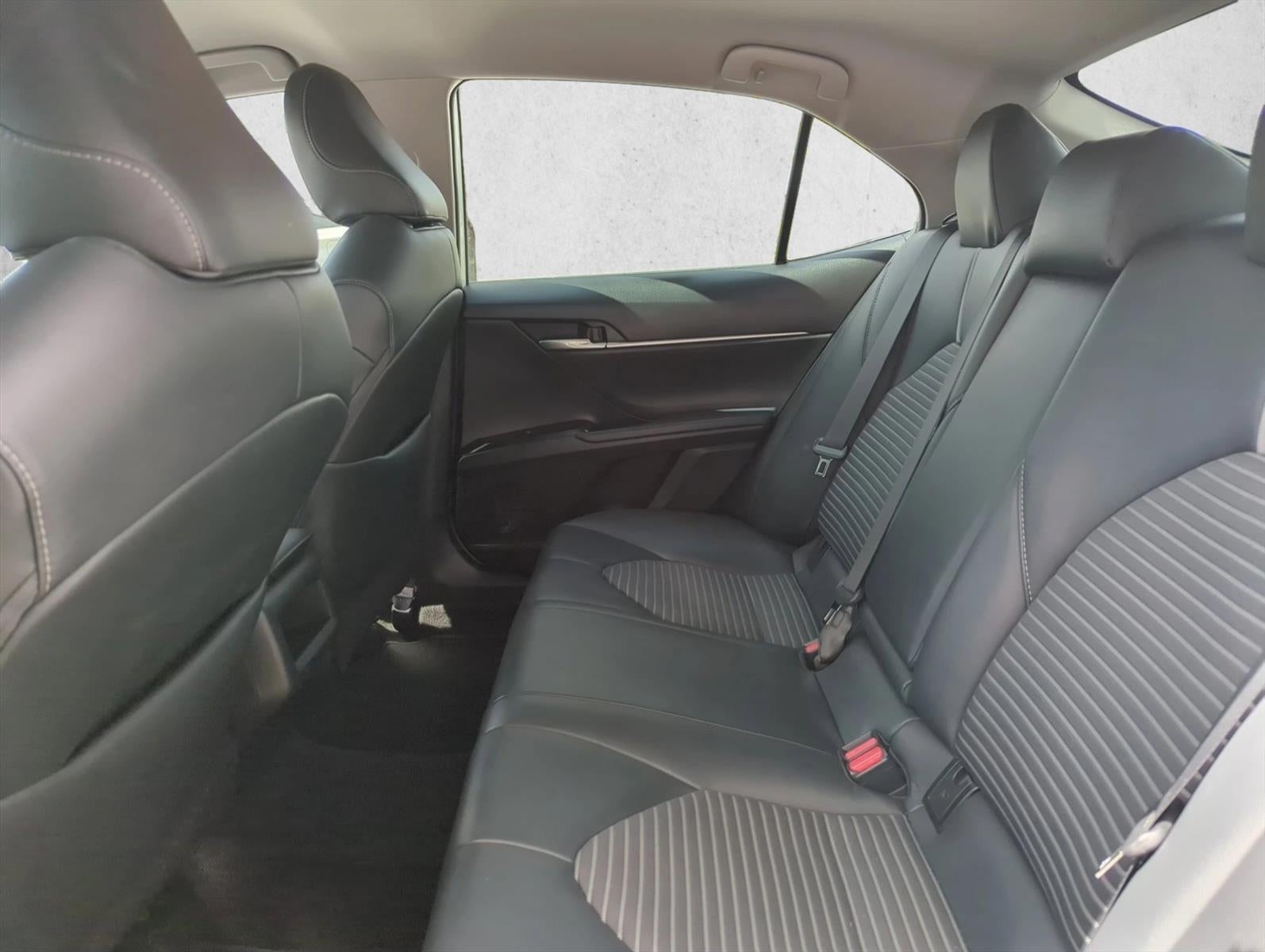2019 Toyota Camry SE Auto (SE)