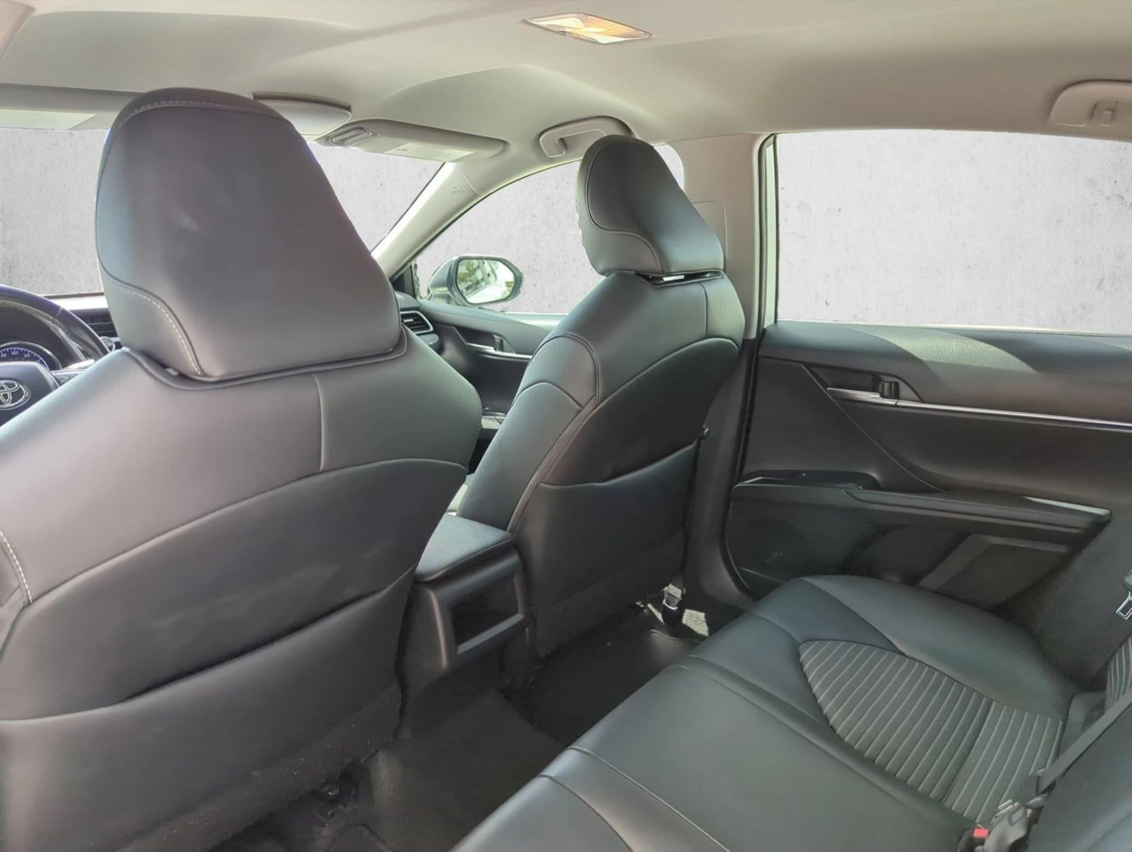 2019 Toyota Camry SE Auto (SE)