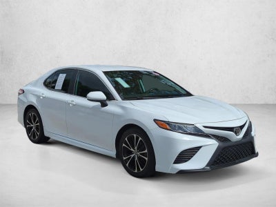 2019 Toyota Camry SE Auto (SE)