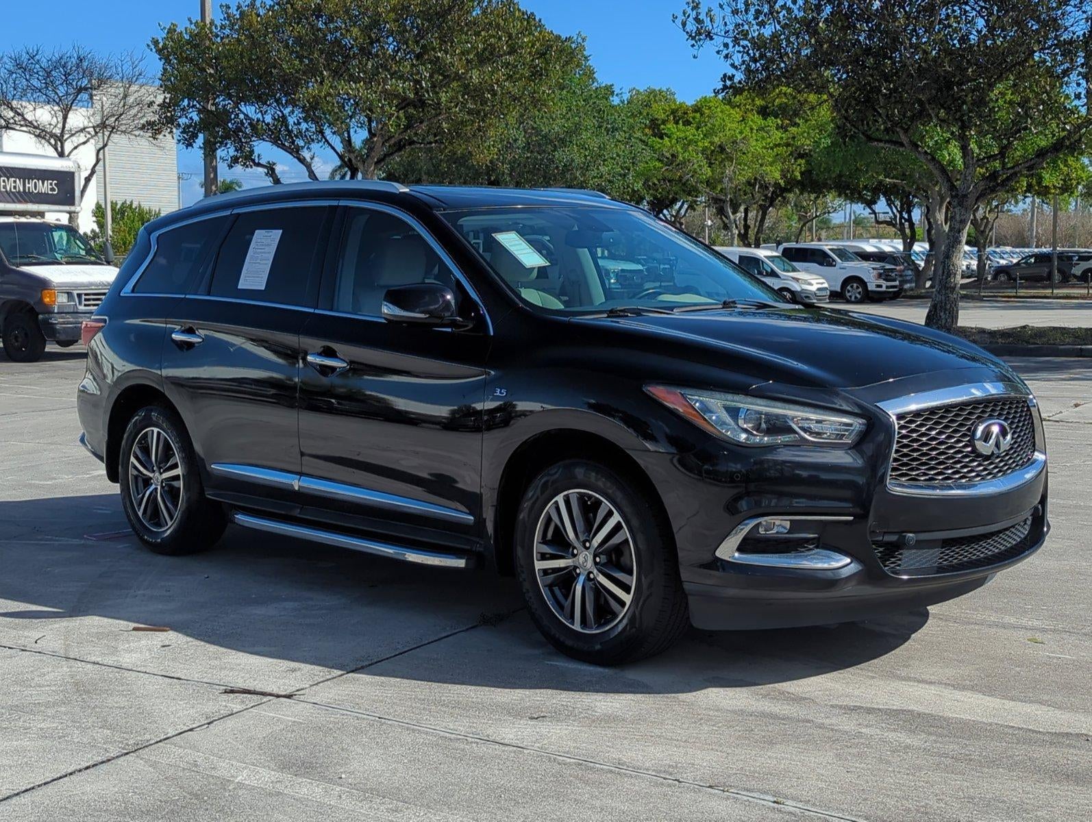 2017 INFINITI QX60 FWD