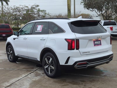 2022 Kia Sorento S FWD