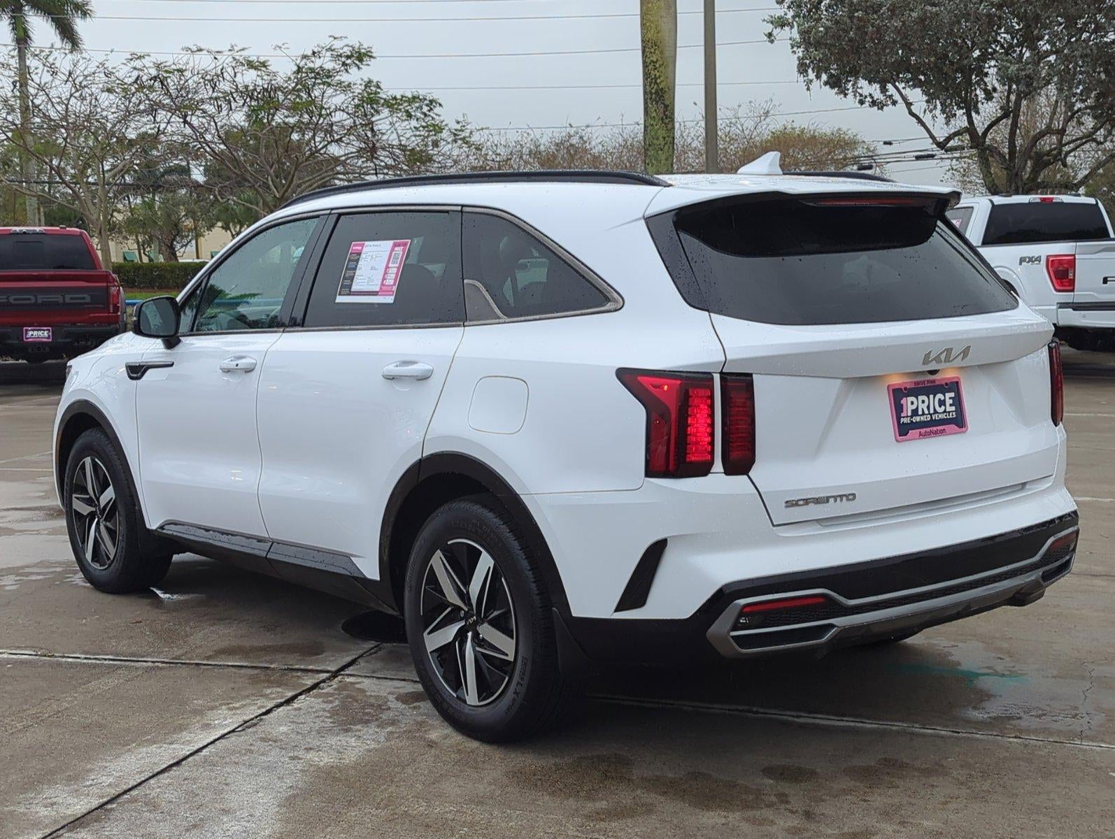 2022 Kia Sorento S FWD