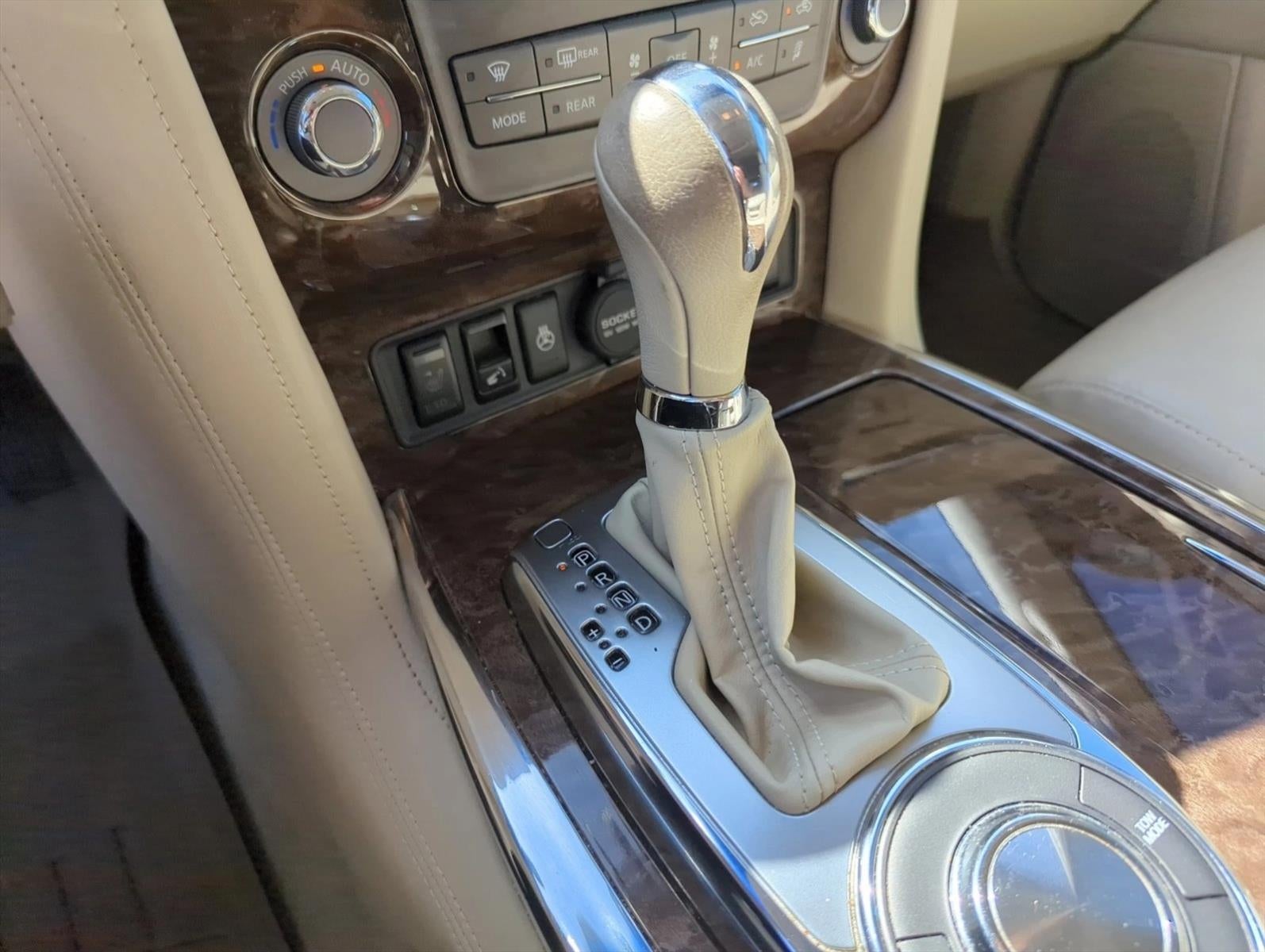 2016 INFINITI QX80 RWD