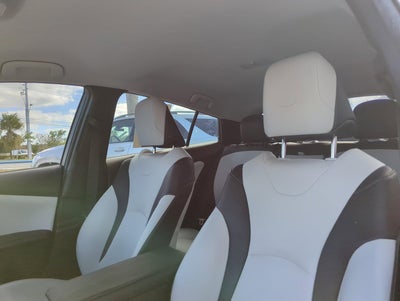 2018 Toyota Prius Four (Natl)