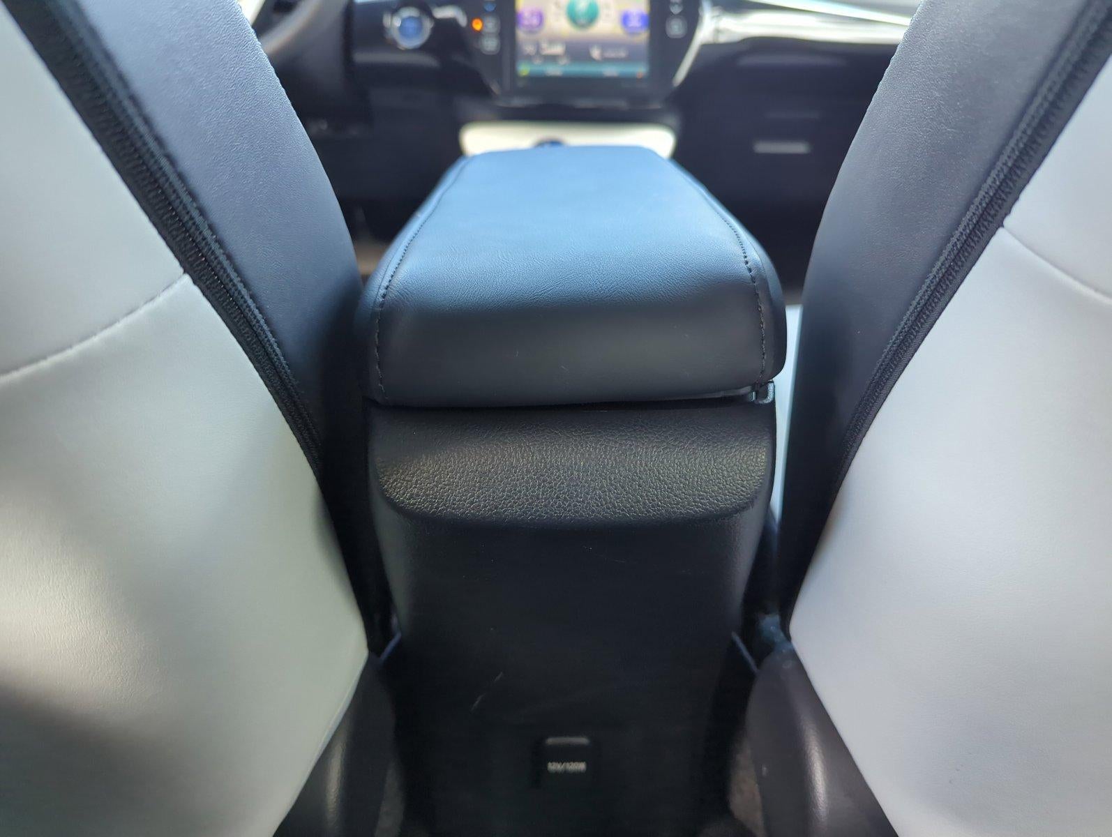 2018 Toyota Prius Four (Natl)