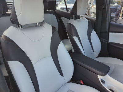2018 Toyota Prius Four (Natl)