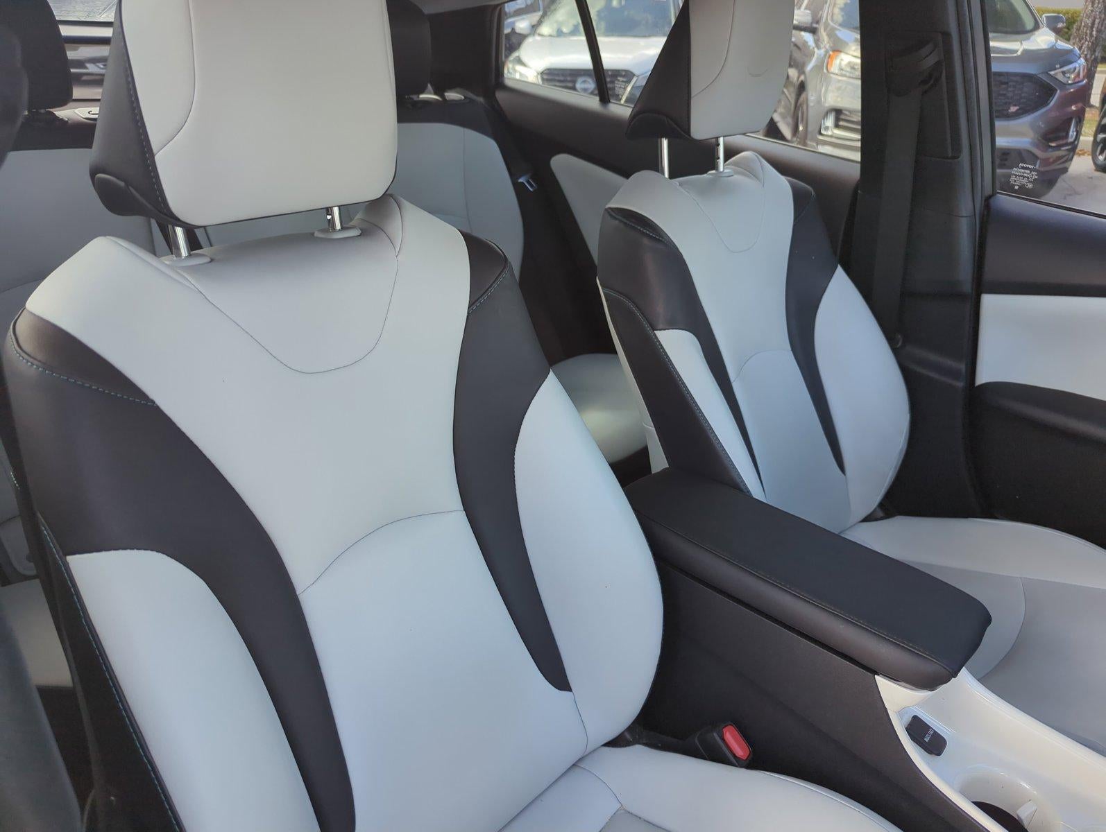 2018 Toyota Prius Four (Natl)