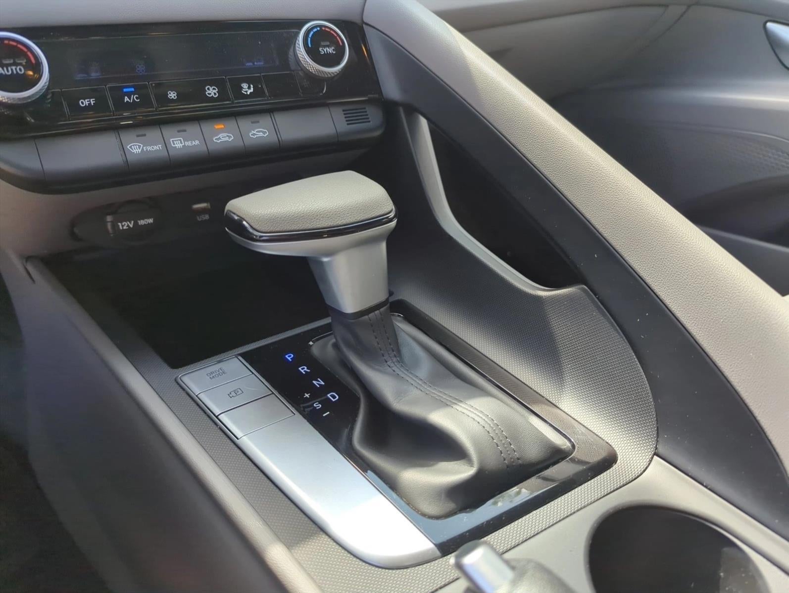 2024 Hyundai ELANTRA SEL IVT