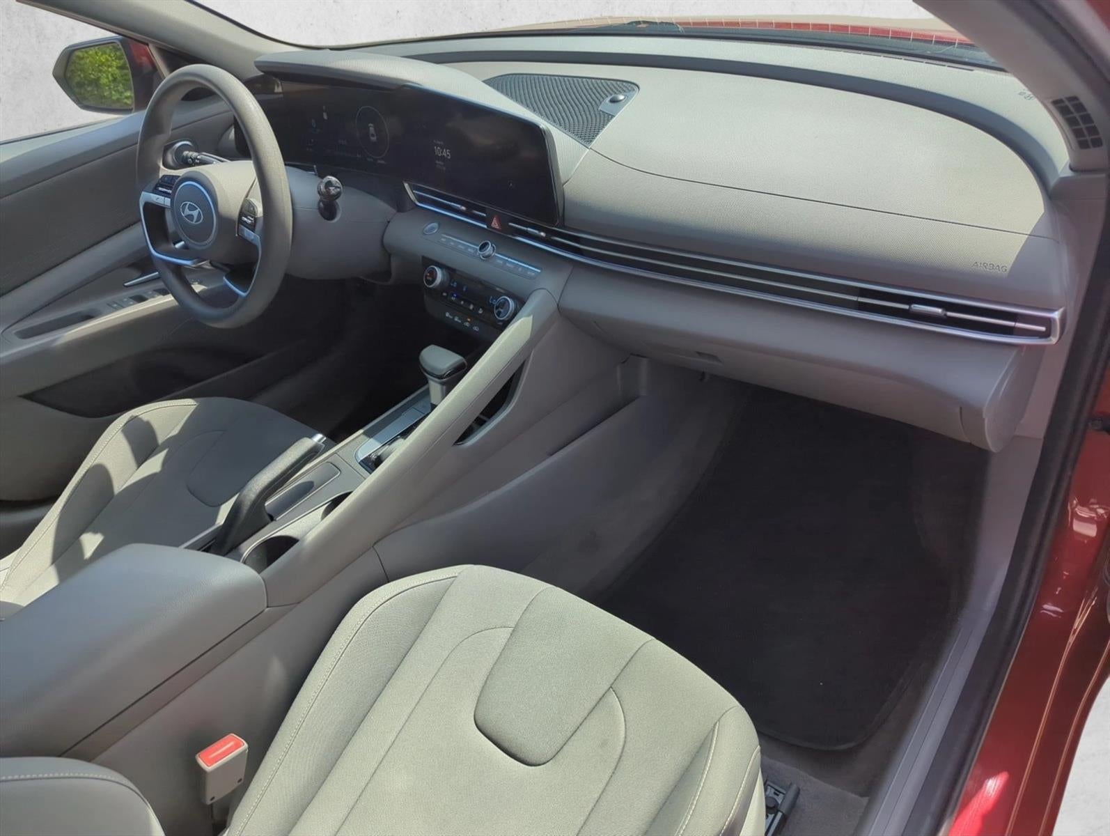 2024 Hyundai ELANTRA SEL IVT