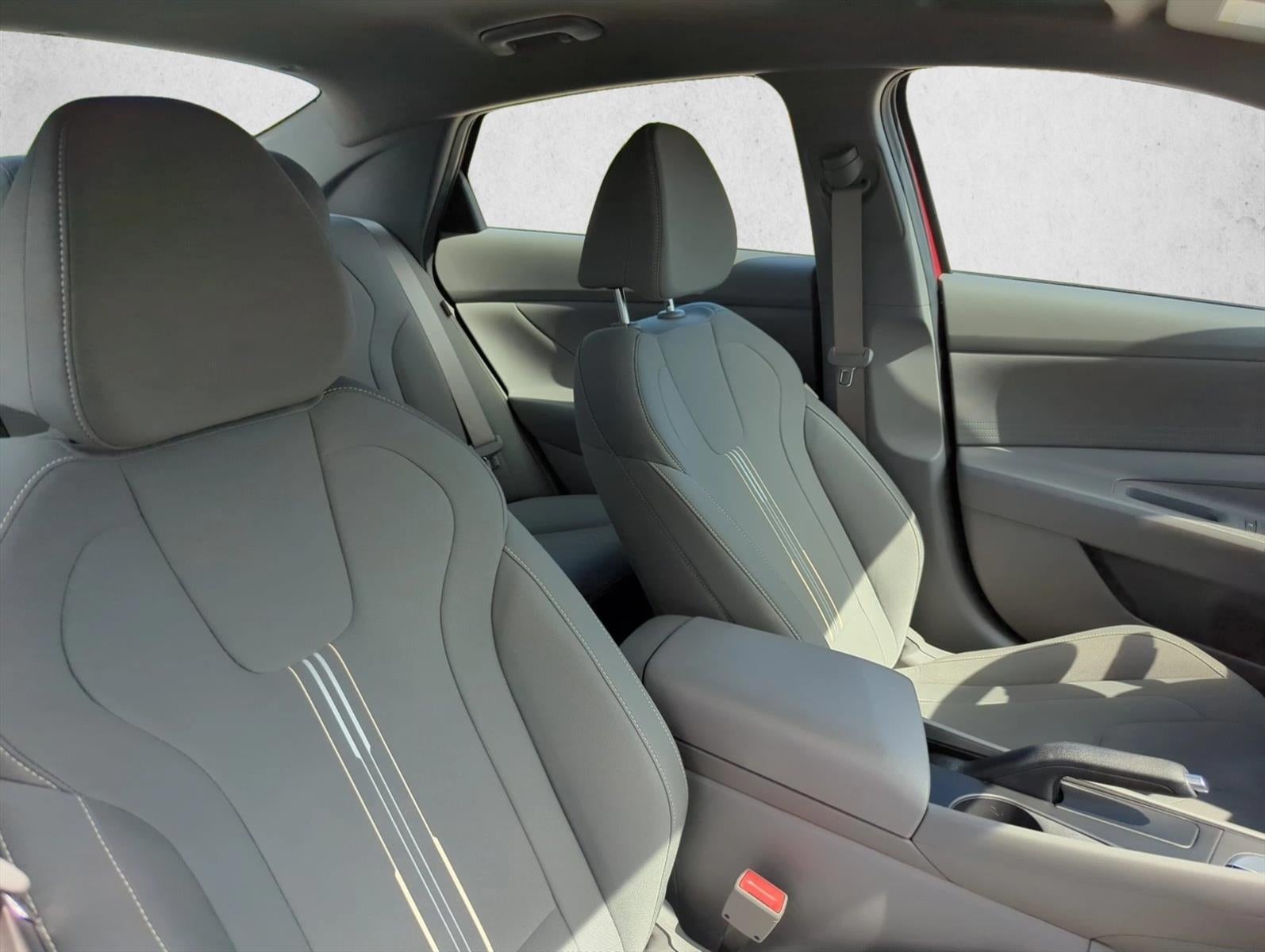 2024 Hyundai ELANTRA SEL IVT