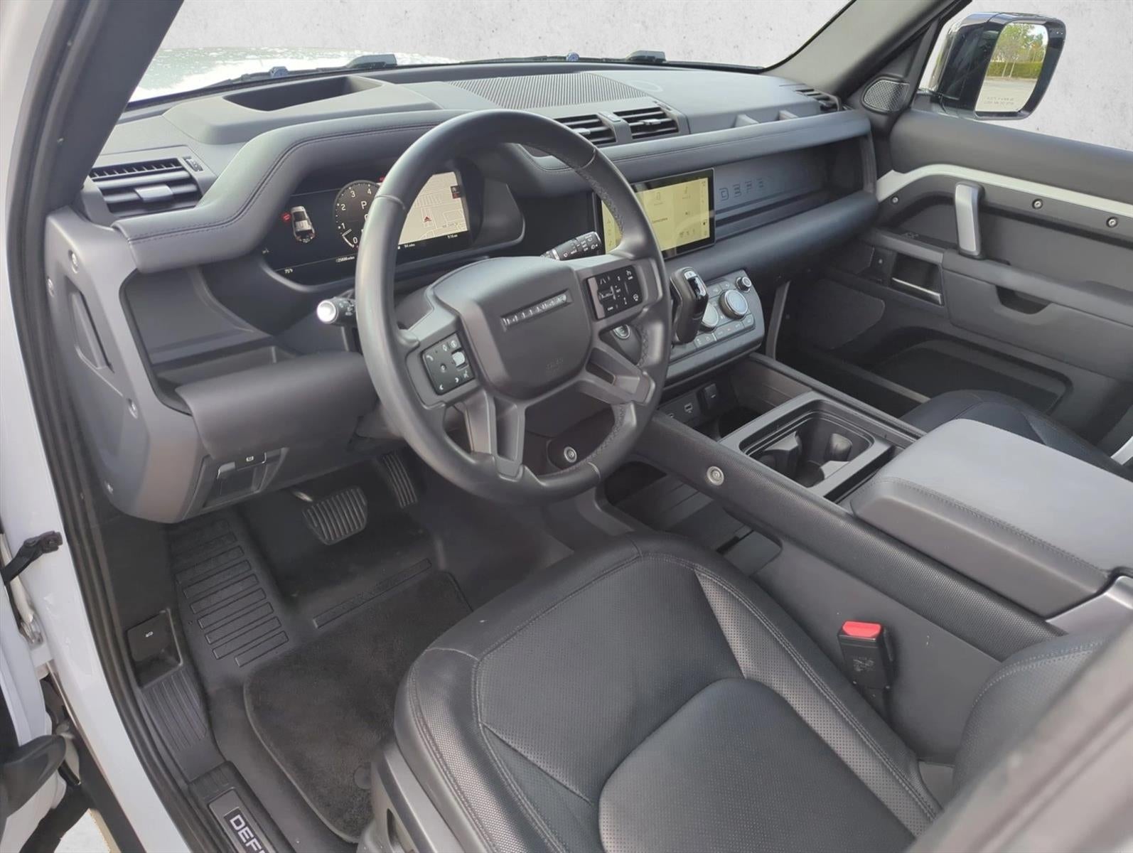 2024 Land Rover Defender 110 P400 X-Dynamic SE