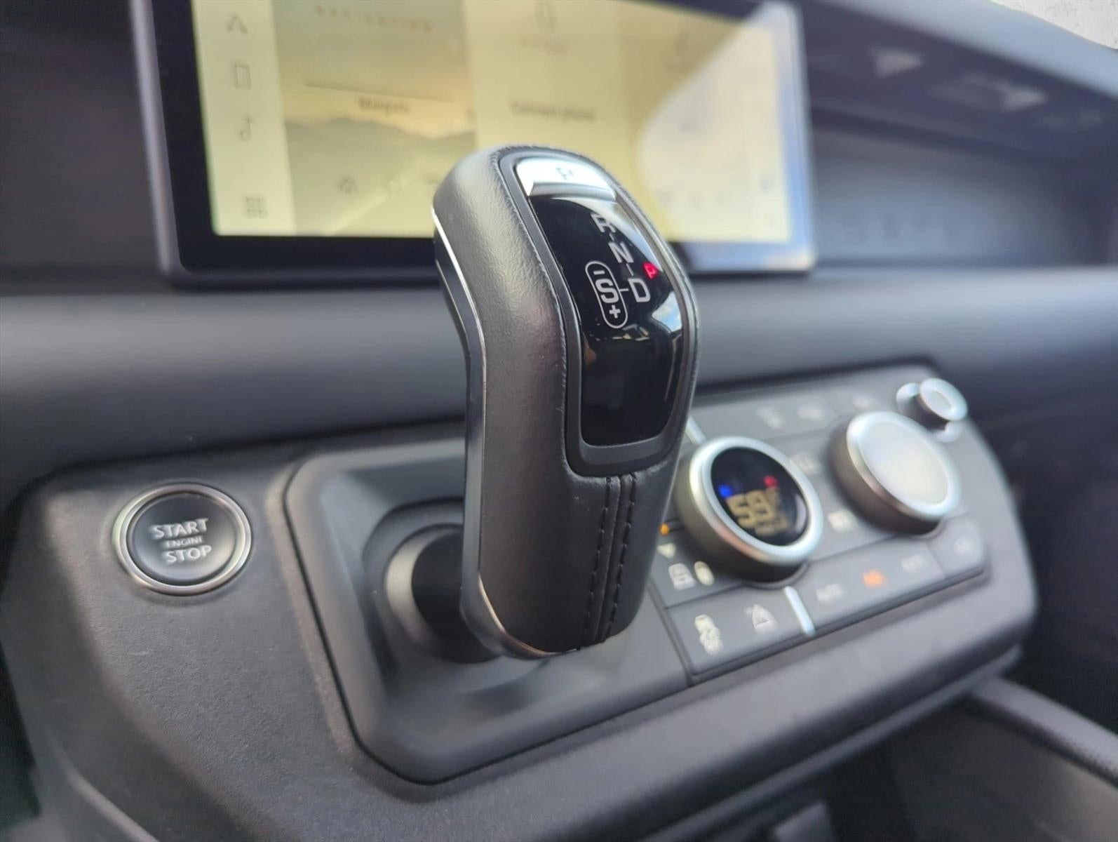 2024 Land Rover Defender 110 P400 X-Dynamic SE