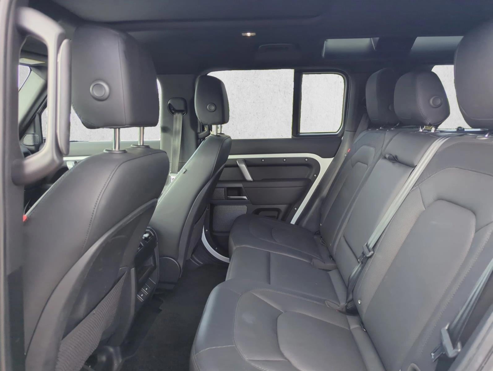 2024 Land Rover Defender 110 P400 X-Dynamic SE