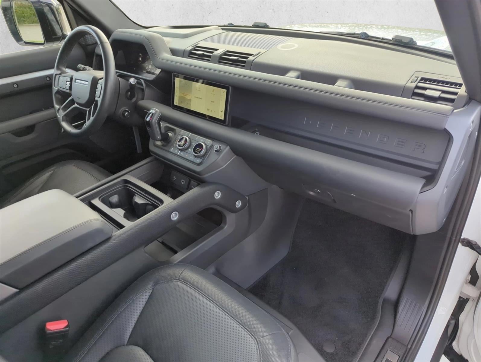 2024 Land Rover Defender 110 P400 X-Dynamic SE