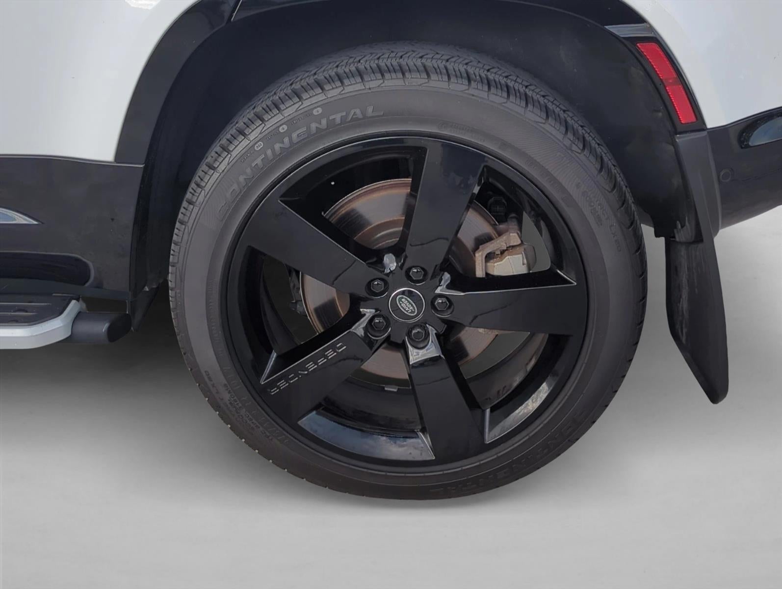 2024 Land Rover Defender 110 P400 X-Dynamic SE