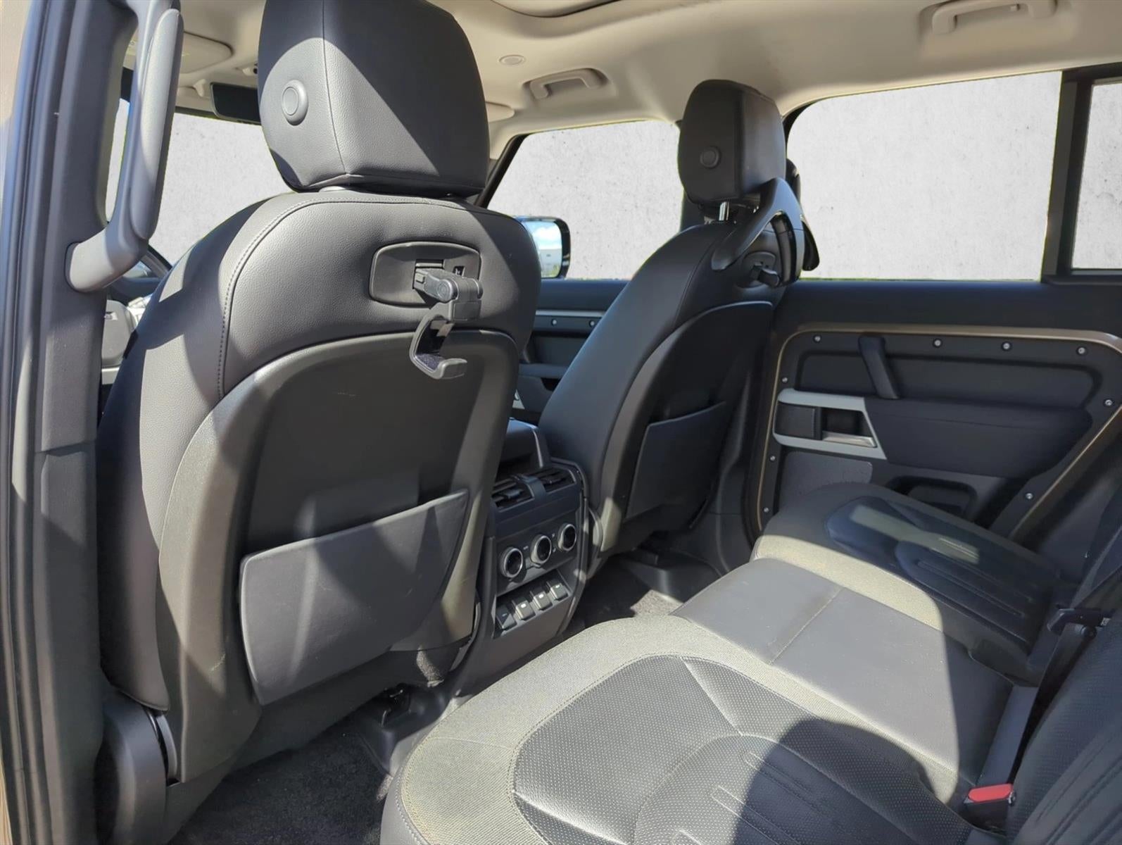 2020 Land Rover Defender 110 SE AWD