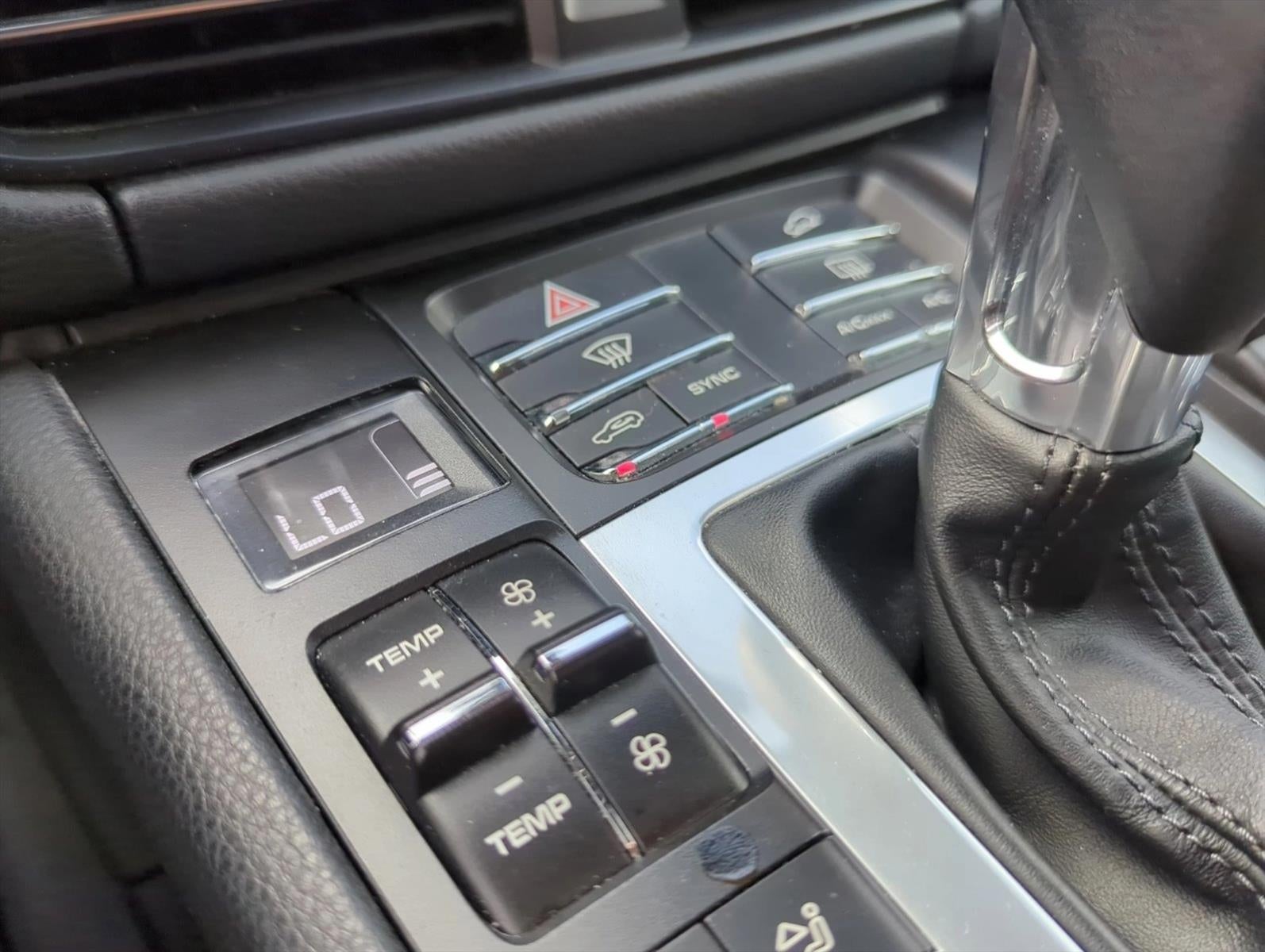 2021 Porsche Macan AWD
