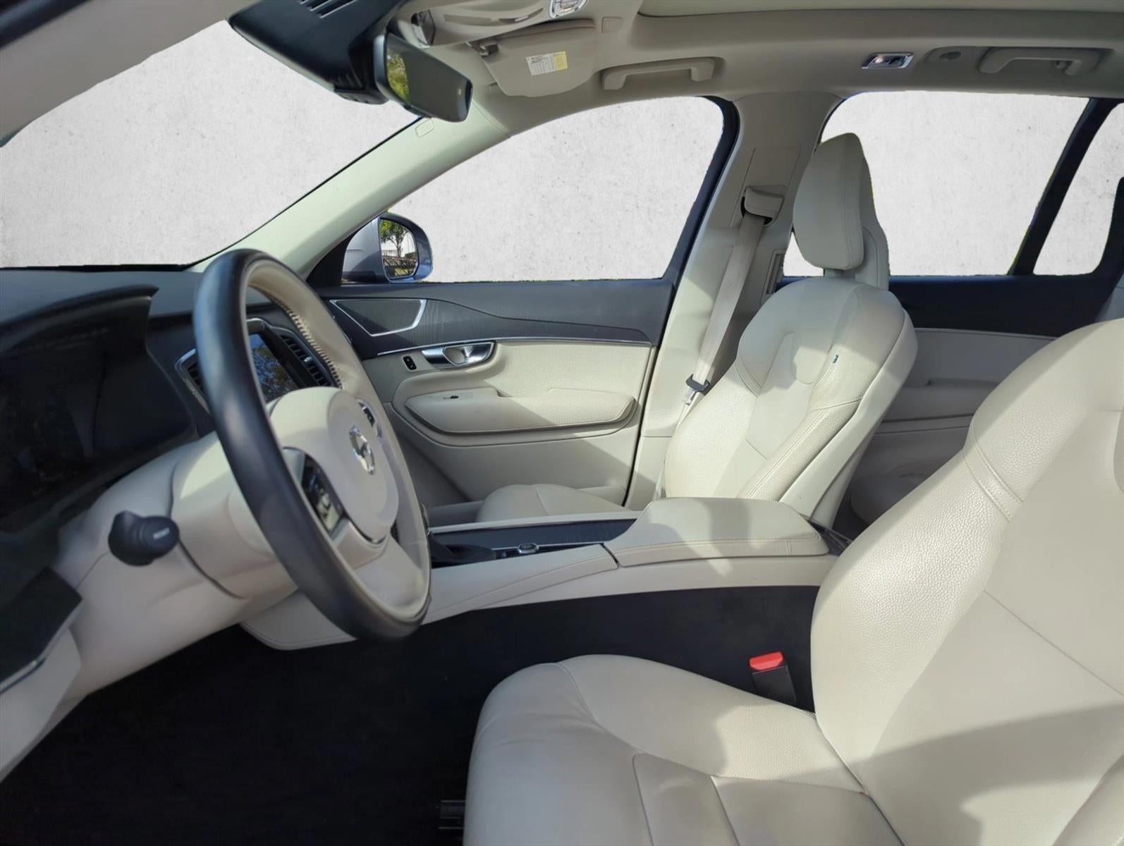 2020 Volvo XC90 T5 FWD Momentum 7 Passenger