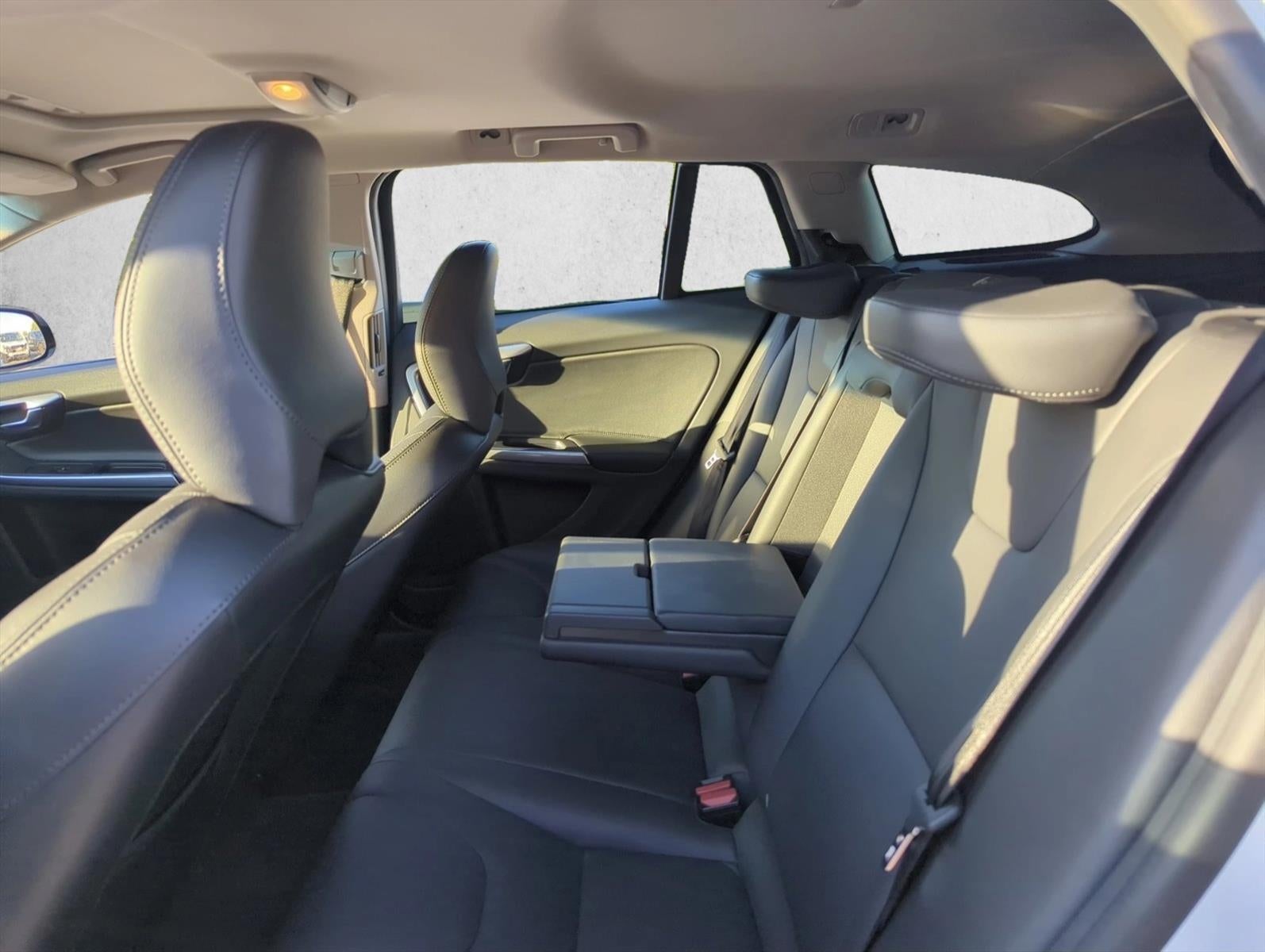 2018 Volvo V60 Cross Country T5 AWD