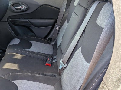 2017 Jeep Cherokee Altitude FWD *Ltd Avail*