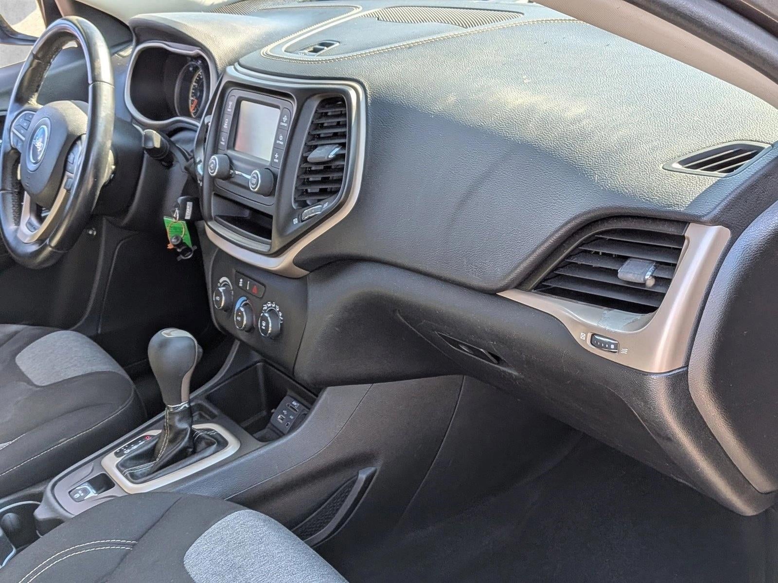 2017 Jeep Cherokee Altitude FWD *Ltd Avail*