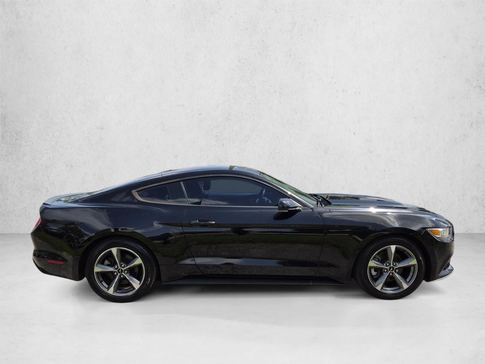 2016 Ford Mustang 2dr Fastback V6