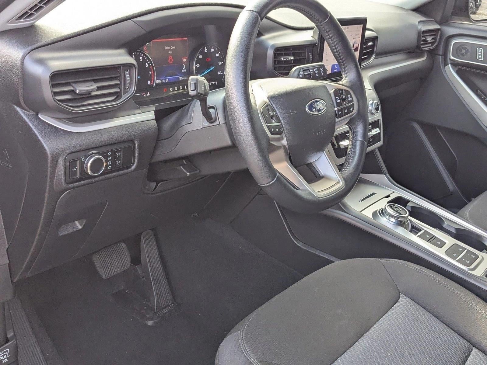 2023 Ford Explorer XLT RWD