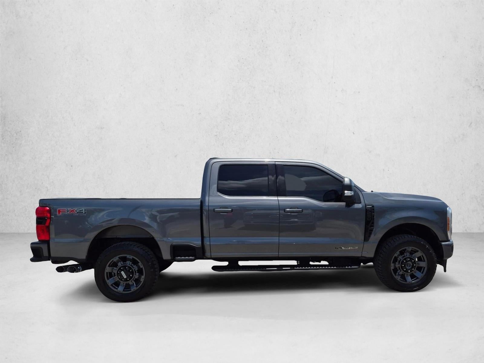 2023 Ford Super Duty F-250 SRW LARIAT 4WD Crew Cab 6.75' Box
