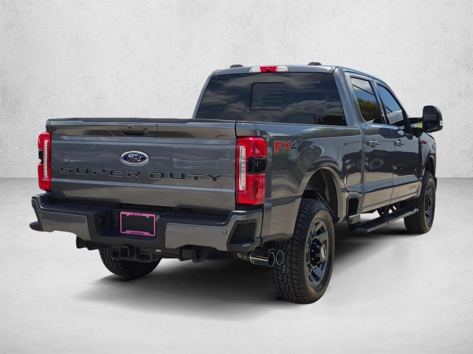 2023 Ford Super Duty F-250 SRW LARIAT 4WD Crew Cab 6.75' Box