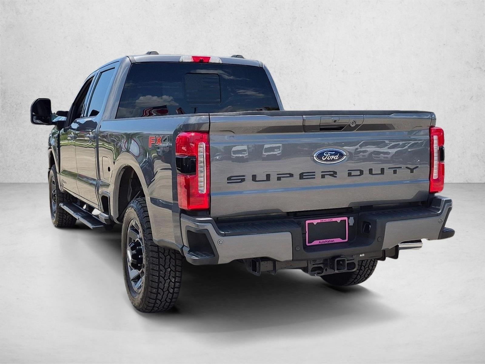 2023 Ford Super Duty F-250 SRW LARIAT 4WD Crew Cab 6.75' Box