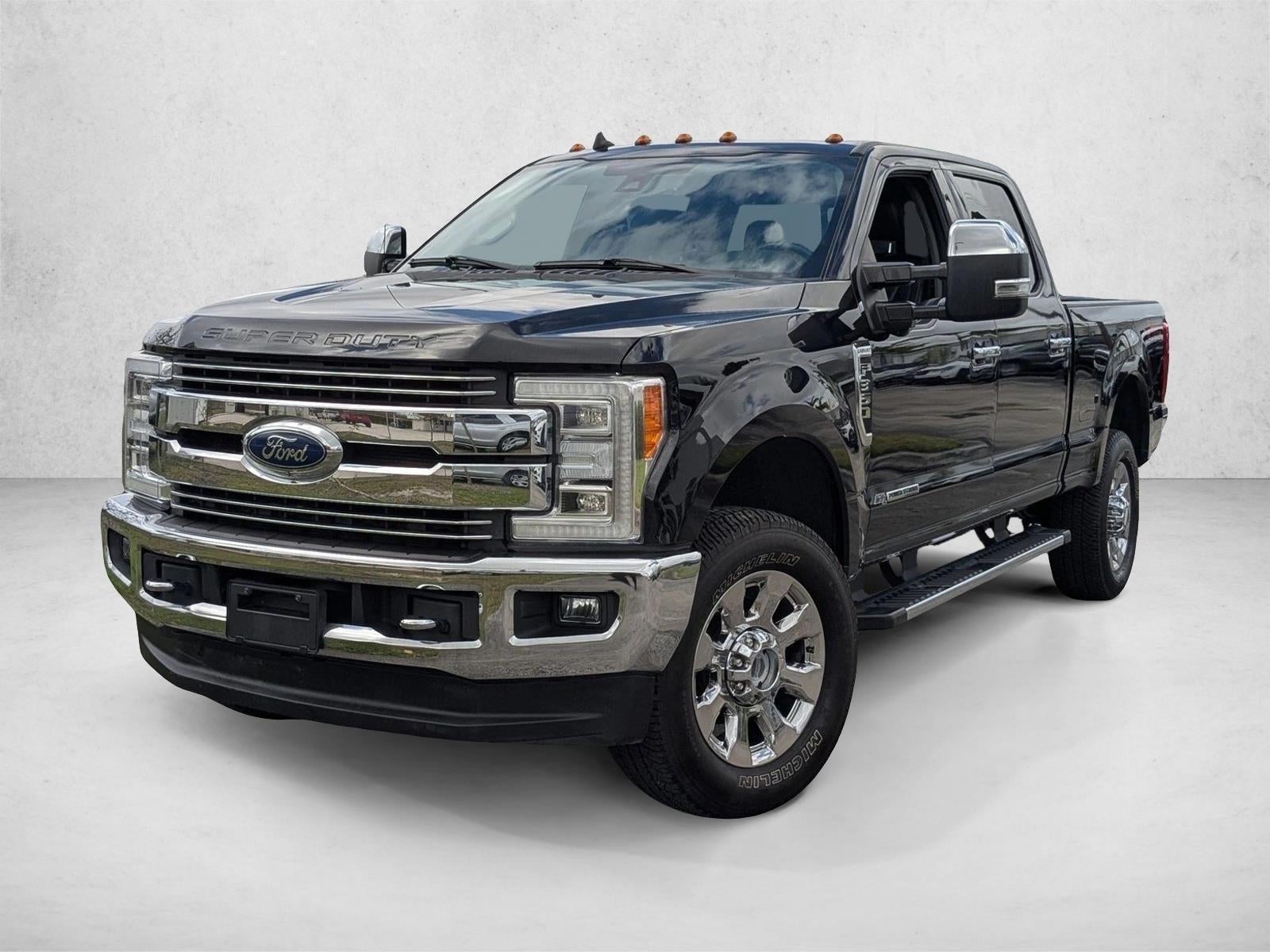 2019 Ford Super Duty F-350 SRW LARIAT 4WD Crew Cab 6.75' Box