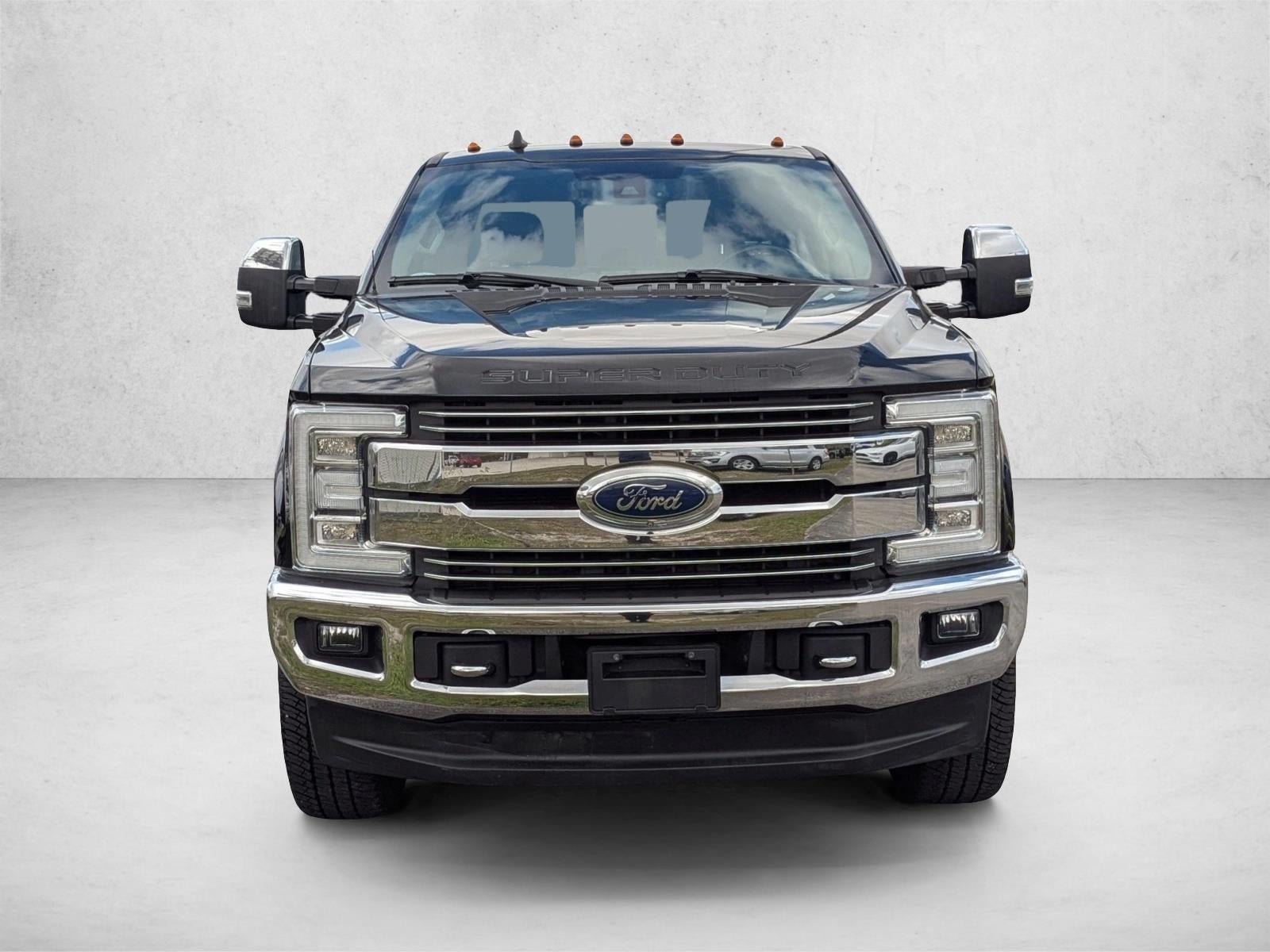 2019 Ford Super Duty F-350 SRW LARIAT 4WD Crew Cab 6.75' Box