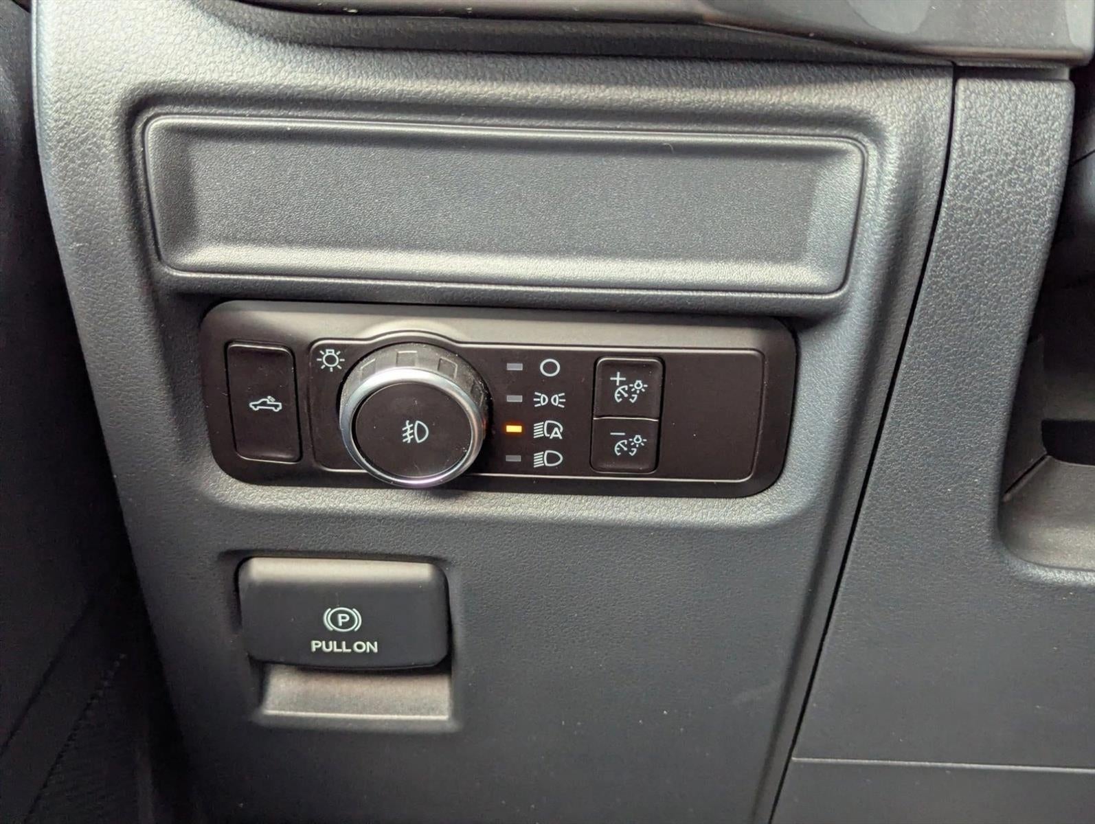 2023 Ford F-150 XL 2WD SuperCrew 5.5' Box