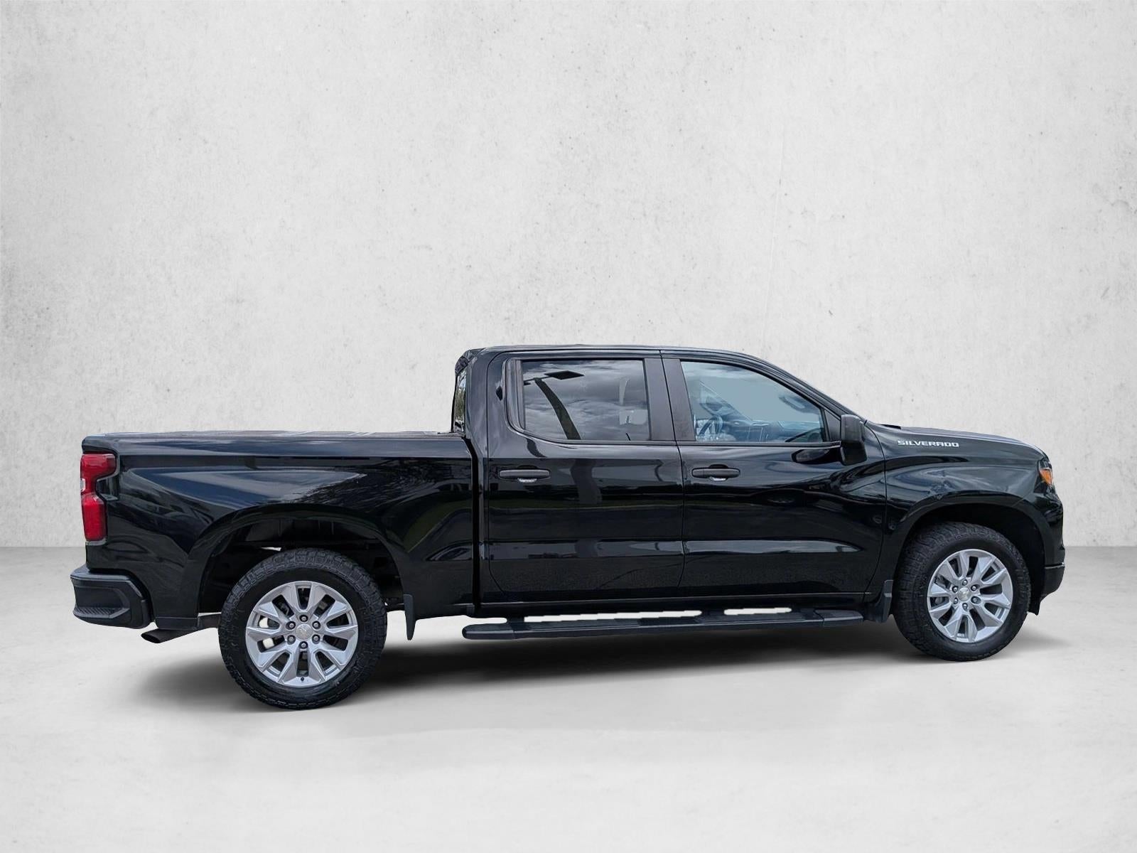 2022 Chevrolet Silverado 1500 Crew Cab Short Box 2-Wheel Drive Custom